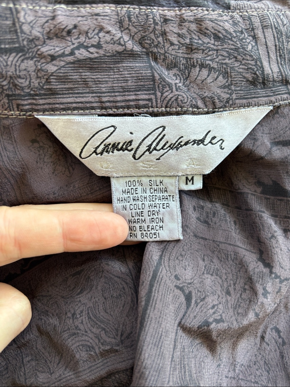 Annie Alexander Silk Vintage Ornate Mauve Long-Sleeve Button Blouse sz M - Picture 6 of 6